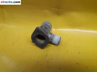 068121133M Фланец (тройник) системы охлаждения Volkswagen Golf 2 Арт 129955, вид 2