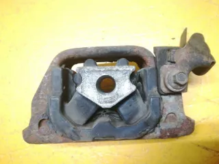 4668200 Подушка крепления двигателя Chrysler Neon 1 Арт 168709