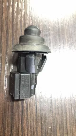 7700427640b Выключатель концевой (концевик) Renault Logan 2 Арт 194322