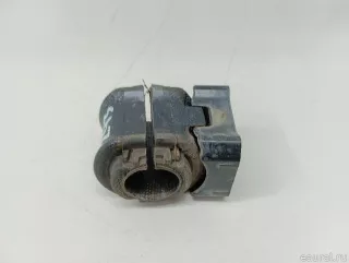 4881533200 Toyota Втулка (сайлентблок) переднего стабилизатора Lexus ES 7 Арт E103028243, вид 3