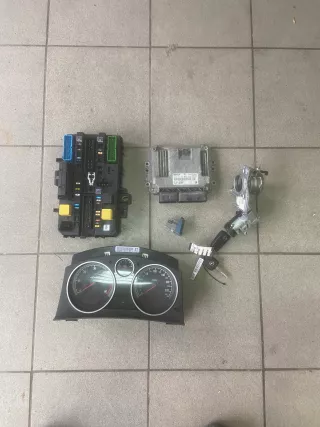 55205622 Блок управления двигателем Opel Zafira B Арт AL15158992182, вид 1