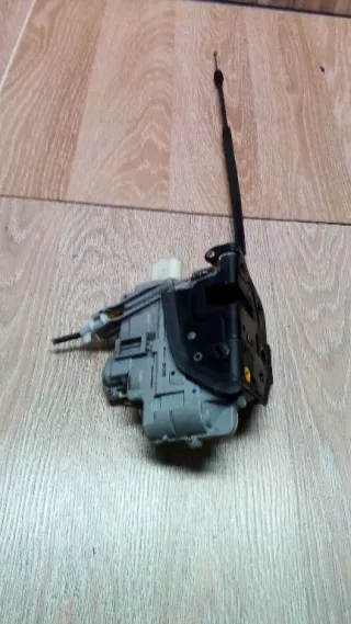 CZ3C4839015A cz3c4839015a Замок двери задней левой Volkswagen Passat B6 Арт 1_4, вид 2