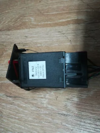 1U0953235B Кнопка аварийной сигнализации Skoda Octavia A4 Арт 1_4999, вид 2