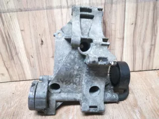 037903143 Кронштейн генератора Volkswagen Passat B4 2.0л Арт 1_5257, вид 1