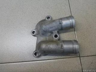 2561126100 Hyundai-Kia Фланец (тройник) системы охлаждения Hyundai Lantra 3 Арт E100574248