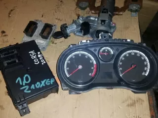  Блок управления двигателем Opel Corsa D Арт e861672, вид 1