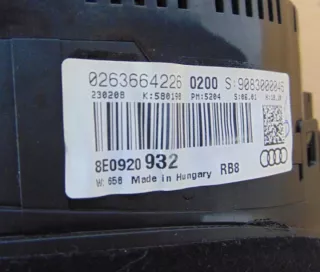 8E0920932 Щиток приборов (приборная панель) Audi A4 B7 Арт e1211365, вид 2