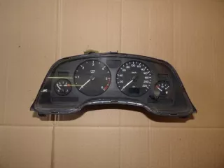 351184000 Щиток приборов (приборная панель) Opel Zafira A Арт e1252113, вид 1