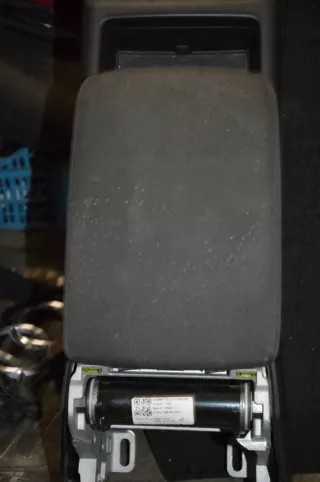8W0864283A Подлокотник Audi A4 B9 Арт e1828759, вид 1