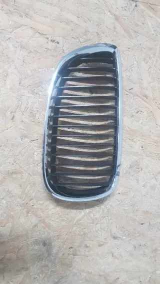 51131874646 Решетка радиатора BMW 3 E90/E91/E92/E93 Арт e3018305, вид 1