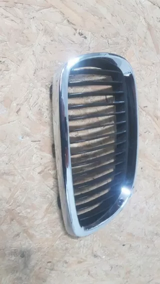51131874646 Решетка радиатора BMW 3 E90/E91/E92/E93 Арт e3018305, вид 2