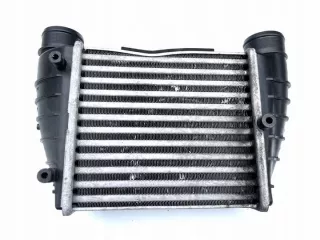 8E0145806Q Интеркулер Audi Q7 4M Арт e3159130, вид 1