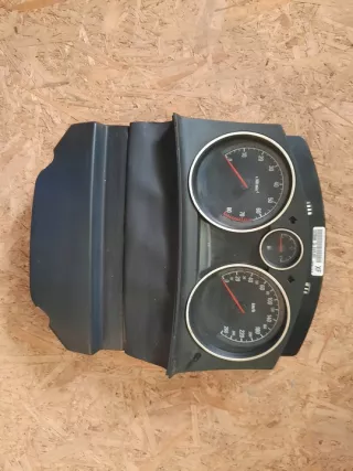 13225986 Щиток приборов (приборная панель) Opel Astra H Арт e3221873, вид 1