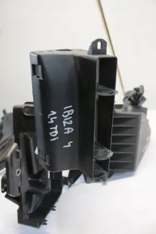 6Q0129607 Корпус воздушного фильтра Seat Ibiza 4 Арт e3547843, вид 4