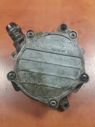 06D145100D Насос вакуумный Audi A4 B6 Арт e4019876, вид 1