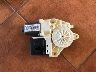 827306548R Моторчик стеклоподъемника Renault Megane 3 Арт e4200045, вид 1