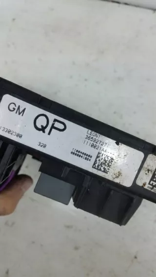 365927271 518777024 Блок предохранителей Opel Zafira C Арт e4931850, вид 3