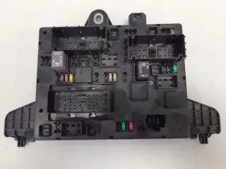 13302300 13302300QP Блок предохранителей Opel Astra J Арт e5229498, вид 1