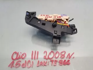  Блок предохранителей Renault Clio 3 Арт e6662414, вид 1