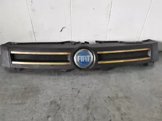  Решетка радиатора Fiat Panda 2 Арт e7224717, вид 1