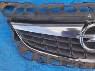 13266577 Решетка радиатора Opel Astra J Арт e7360398, вид 2