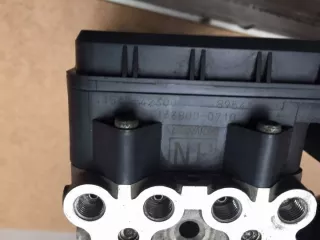 44540-42300 133800-0710 Блок ABS Toyota Rav 4 4 Арт e7609601, вид 3