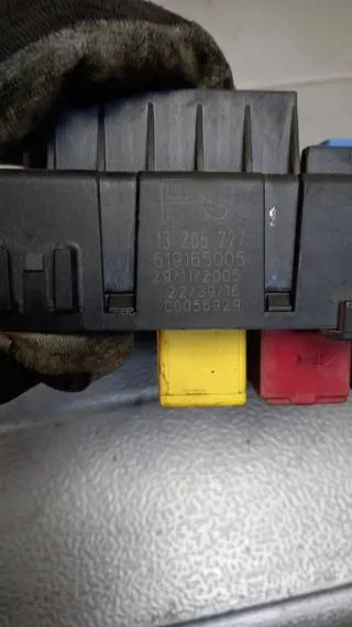 13205777 Блок предохранителей Opel Vectra C  Арт e7792244, вид 4