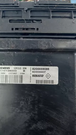  Блок управления двигателем Renault Clio 2 Арт e7974866, вид 2