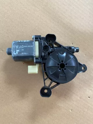 8W0959811 P143 Моторчик стеклоподъемника Audi A4 B9 Арт e8033944, вид 1