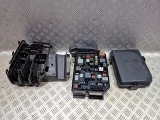 39040854 13379209 39019198 Блок предохранителей Opel Astra K Арт e8101673, вид 1