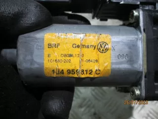 1J4959812C Моторчик стеклоподъемника Volkswagen Golf 4 Арт e8184260, вид 4