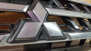 7450A975 Решетка радиатора Mitsubishi Pajero 4 Арт e8254405, вид 3