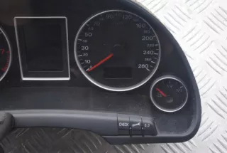 8E0920901E Щиток приборов (приборная панель) Audi A4 B7 Арт e8284464, вид 4