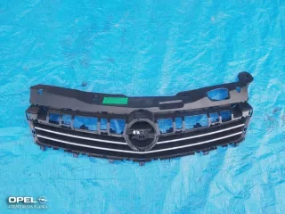 13225775 13225792 Решетка радиатора Opel Astra H Арт e8775852, вид 1