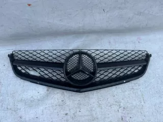 A2048802483 Решетка радиатора Mercedes C W204 Арт e8996678, вид 1
