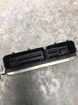 8E0907401M Блок управления двигателем Audi A4 B6 Арт e9031233, вид 3