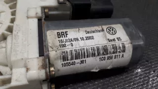 1C0959811A Моторчик стеклоподъемника Volkswagen Golf 4 Арт e9109427, вид 2