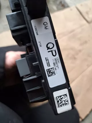 13302300 Блок предохранителей Opel Astra J Арт e9221364, вид 2