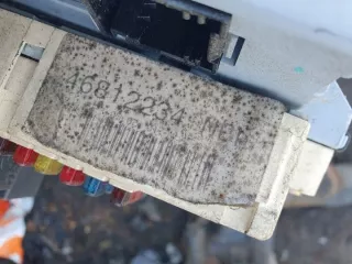 46812234 Блок предохранителей Fiat Punto 2 Арт e9227503, вид 3
