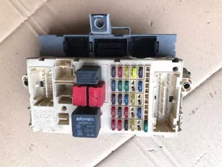 46812234 Блок предохранителей Fiat Punto 2 Арт e9275573, вид 1
