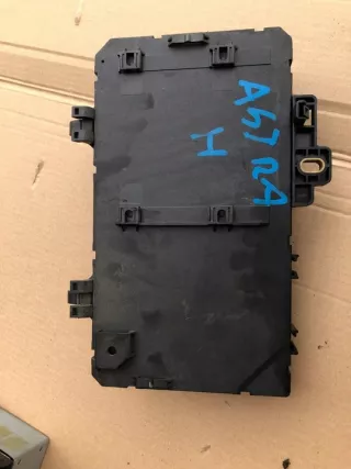 GM13145020 Блок предохранителей Opel Astra H Арт e9313269, вид 3