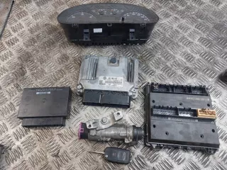 03G906013 6Q0959433E 6Q1937049F 4B0905851Q 6Q0920825H Блок управления двигателем Volkswagen Polo 4 Арт e9326983, вид 1