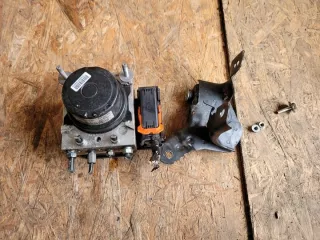 44540-0D100 Блок ABS Toyota Yaris 3 Арт e9390947, вид 1