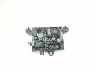 1330230 13302300 Блок предохранителей Opel Astra J Арт e9514735, вид 4