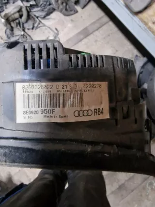 8E0920950F Щиток приборов (приборная панель) Audi A4 B6 Арт e9566175, вид 2