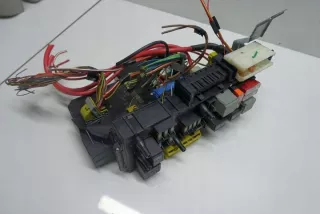 2049005201 a2049005201 Блок предохранителей Mercedes C W204 Арт e9571604, вид 2