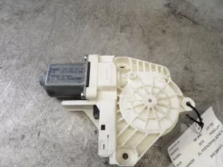 8K0959811A Моторчик стеклоподъемника Audi Q5 1 Арт e9580127, вид 3