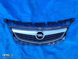 13266577 Решетка радиатора Opel Astra J Арт e9626158, вид 1