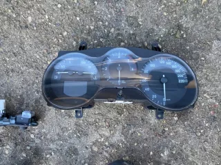 1P0920823G Щиток приборов (приборная панель) Seat Leon 2 Арт e9672117, вид 1