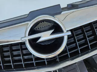 13260028 Решетка радиатора Opel Vectra C  Арт e9684290, вид 2